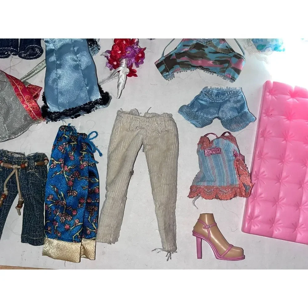 Vintage Bratz Doll Clothing Lot 2000s Variety 40+pcs